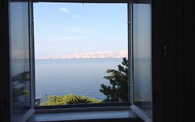 Apartment Domines